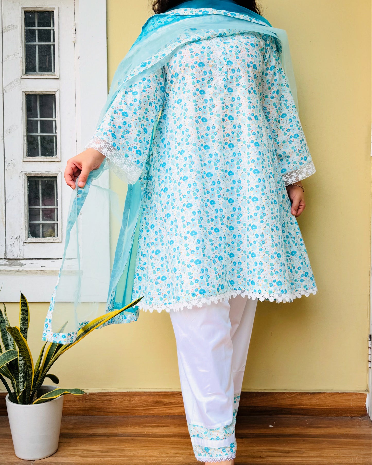 Falak Suit Set