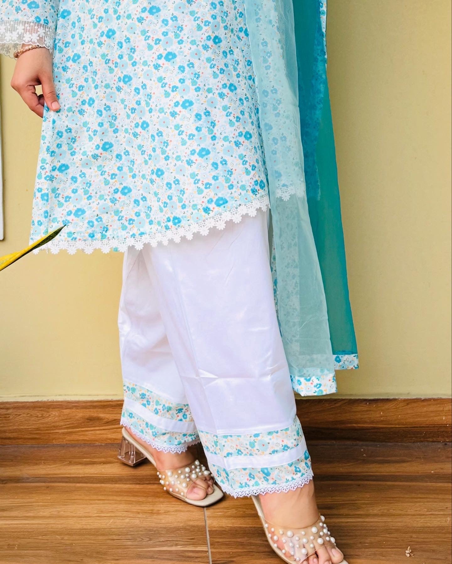 Falak Suit Set