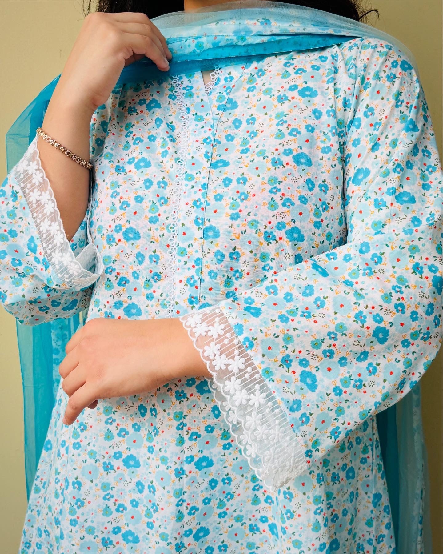 Falak Suit Set
