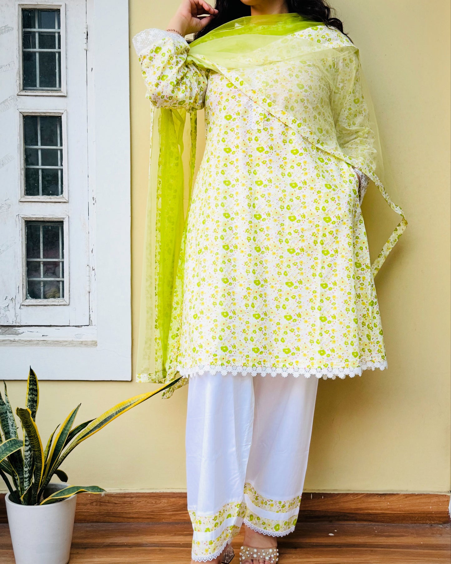 Falak Suit Set