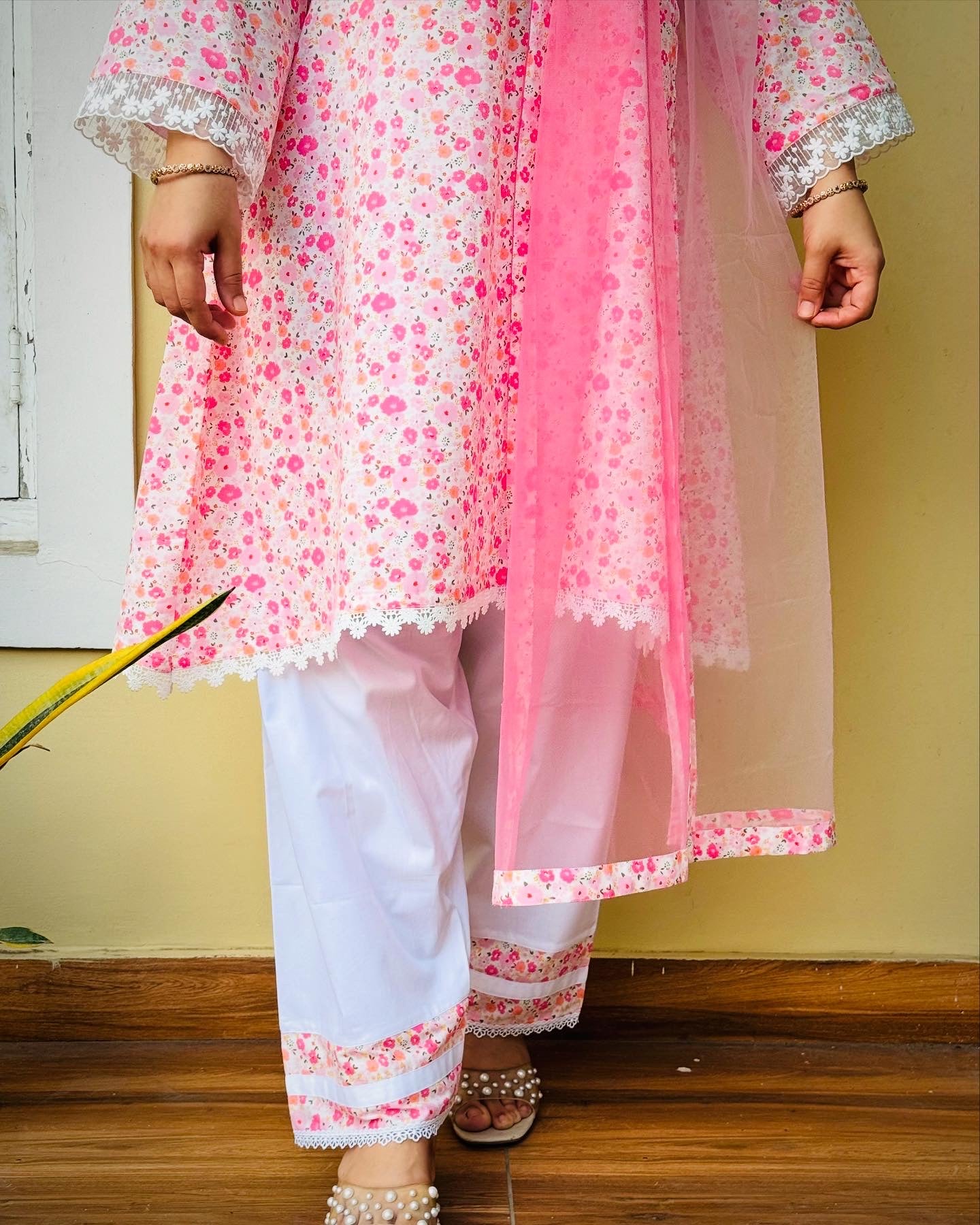 Falak Suit Set