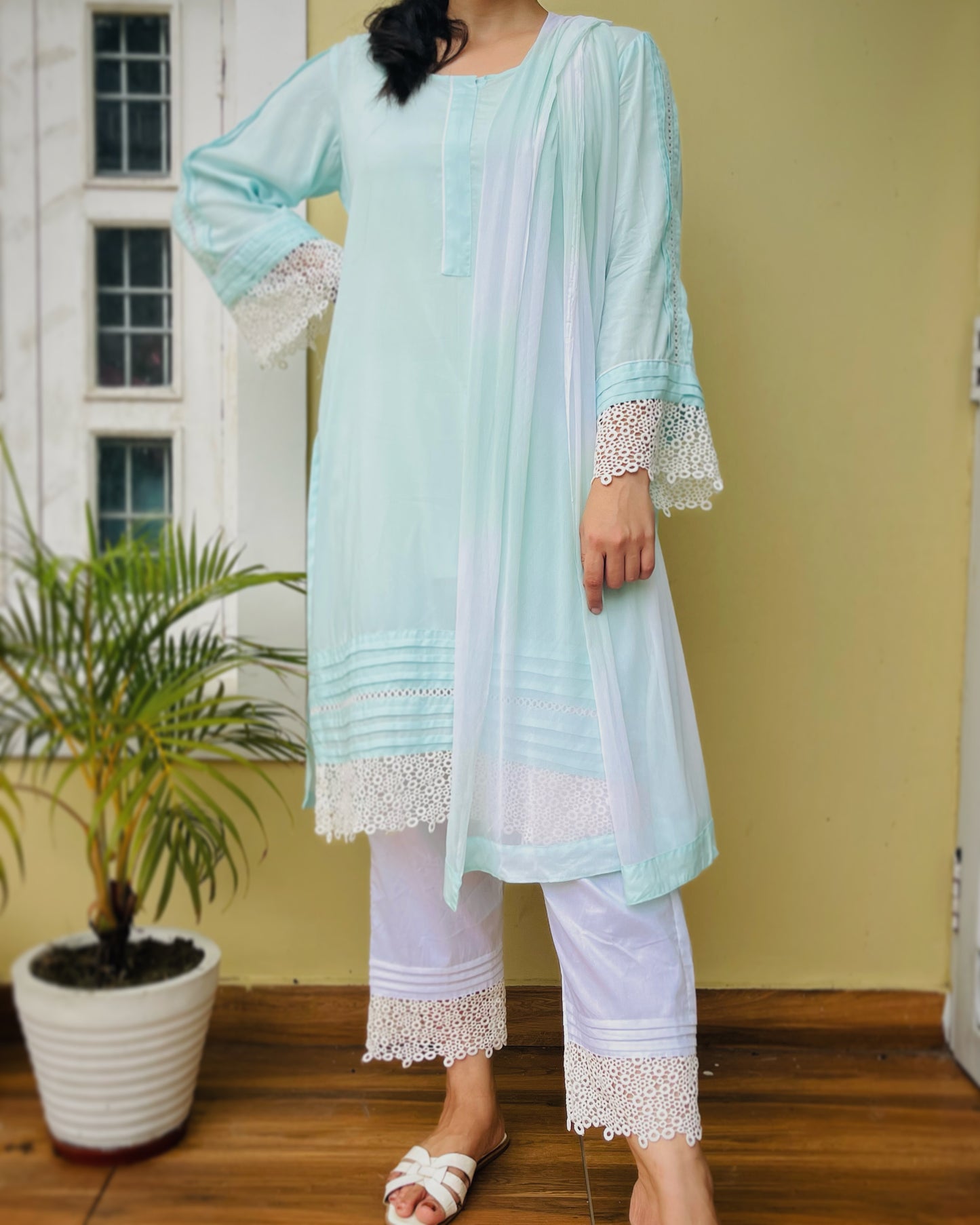 Solid Color Broad Lace Suit Set