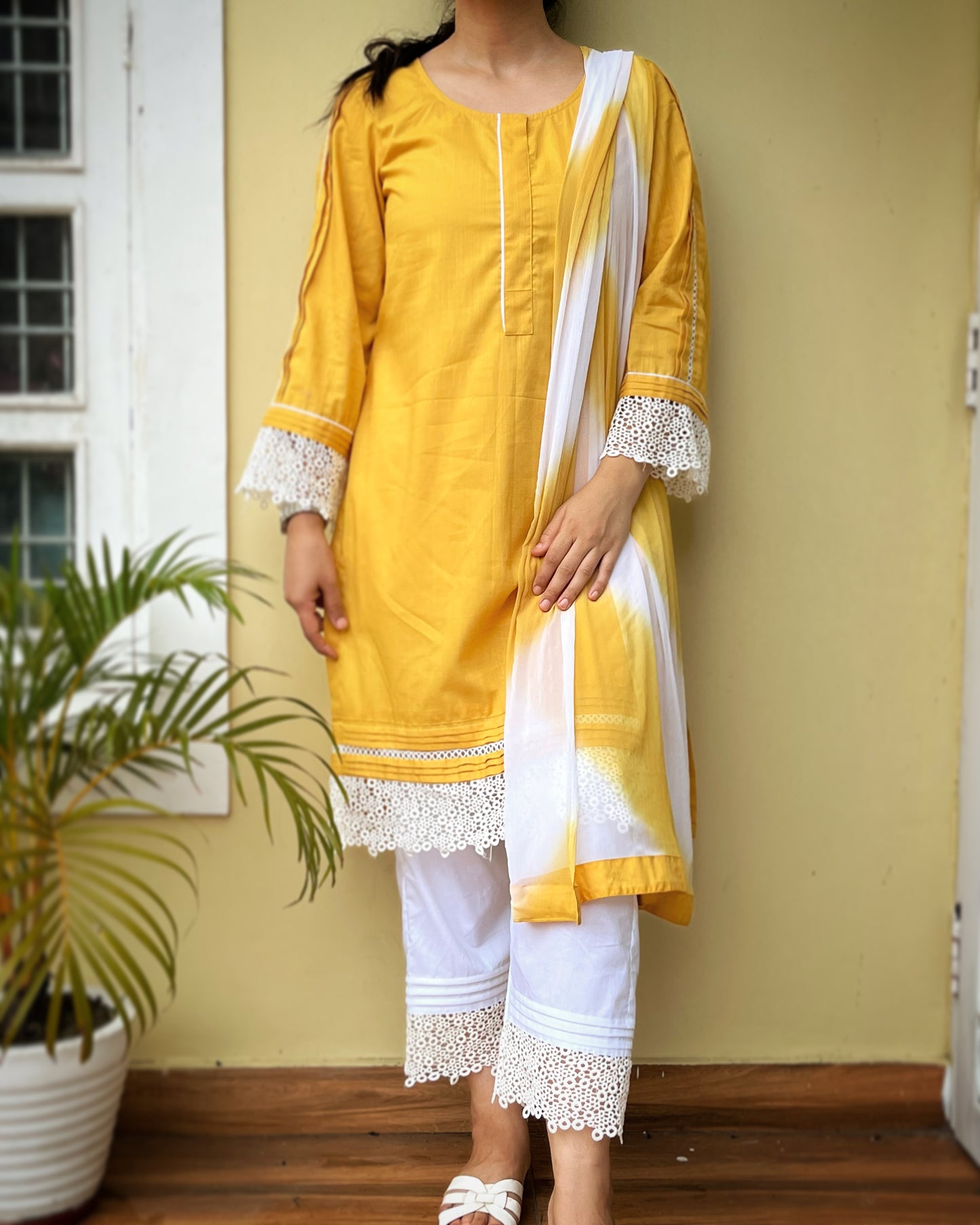 Solid Color Broad Lace Suit Set