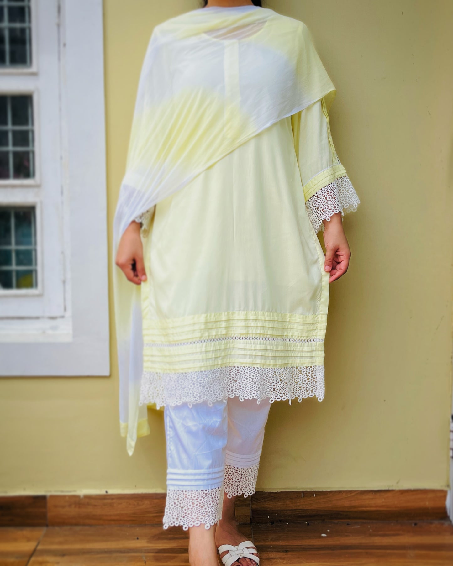 Solid Color Broad Lace Suit Set