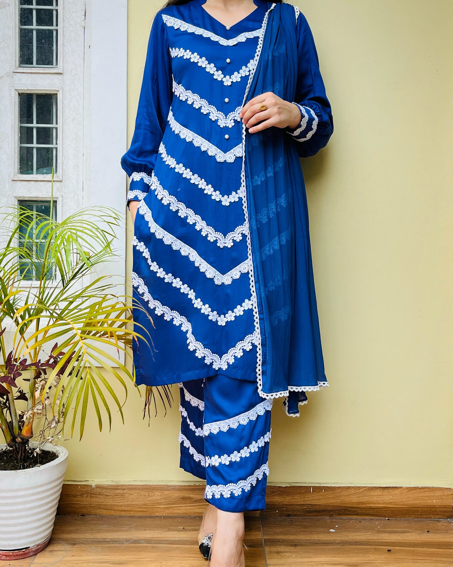 V Shaped Lace Design Suit Set