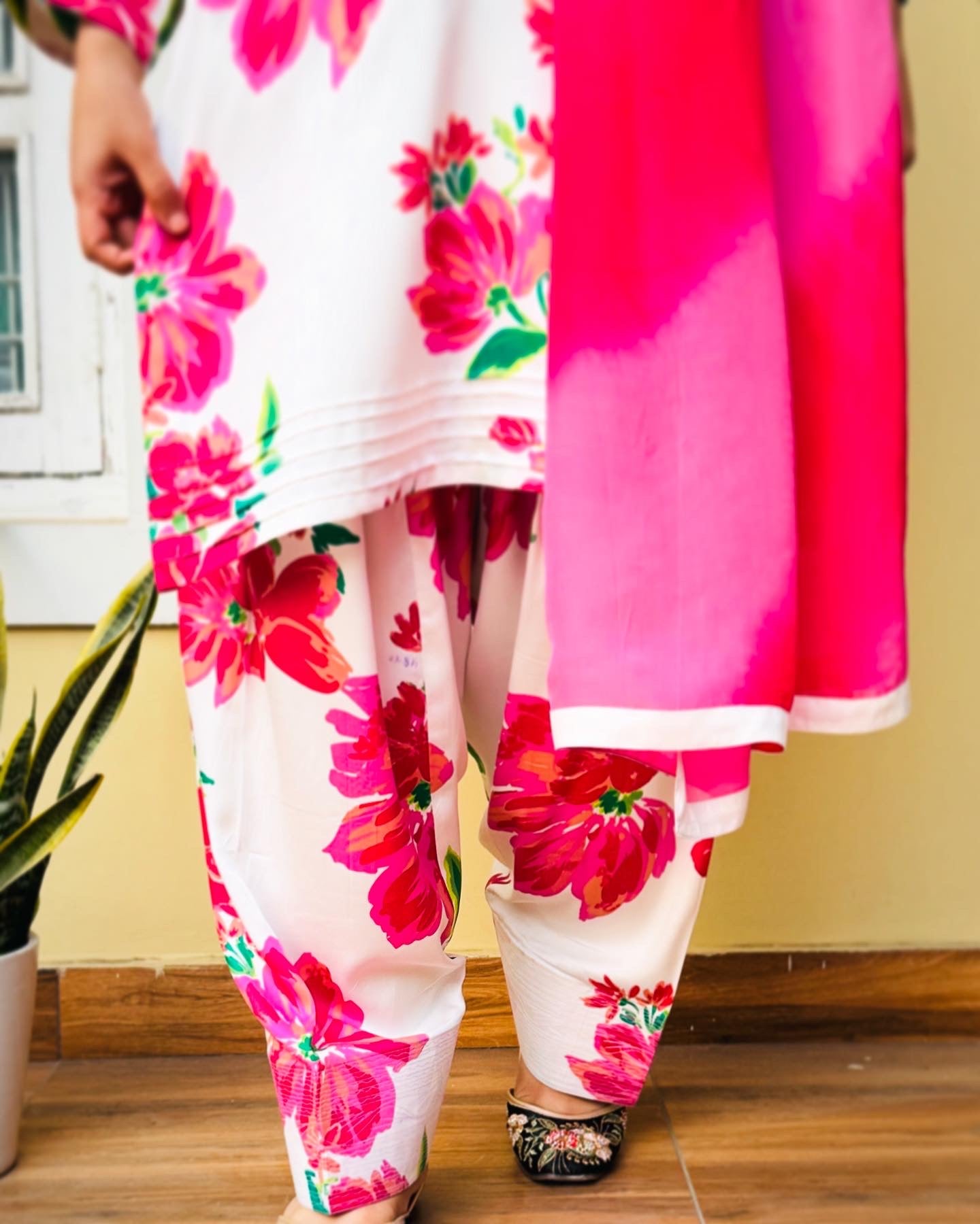 Zubeida Suit Set