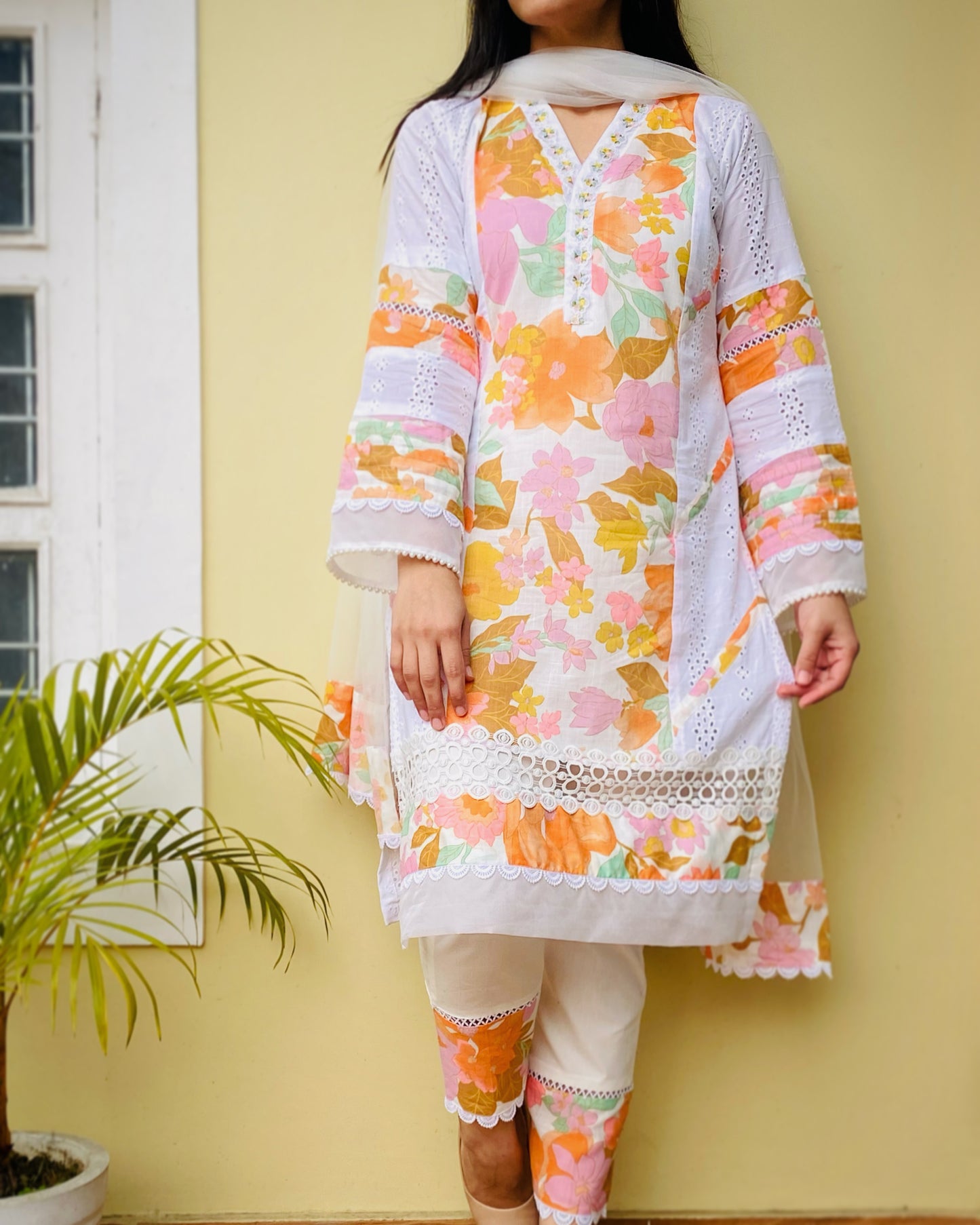 Mahnoor Chikan Suit Set