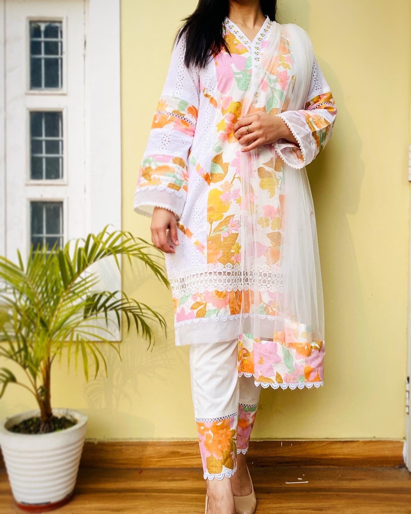 Mahnoor Chikan Suit Set